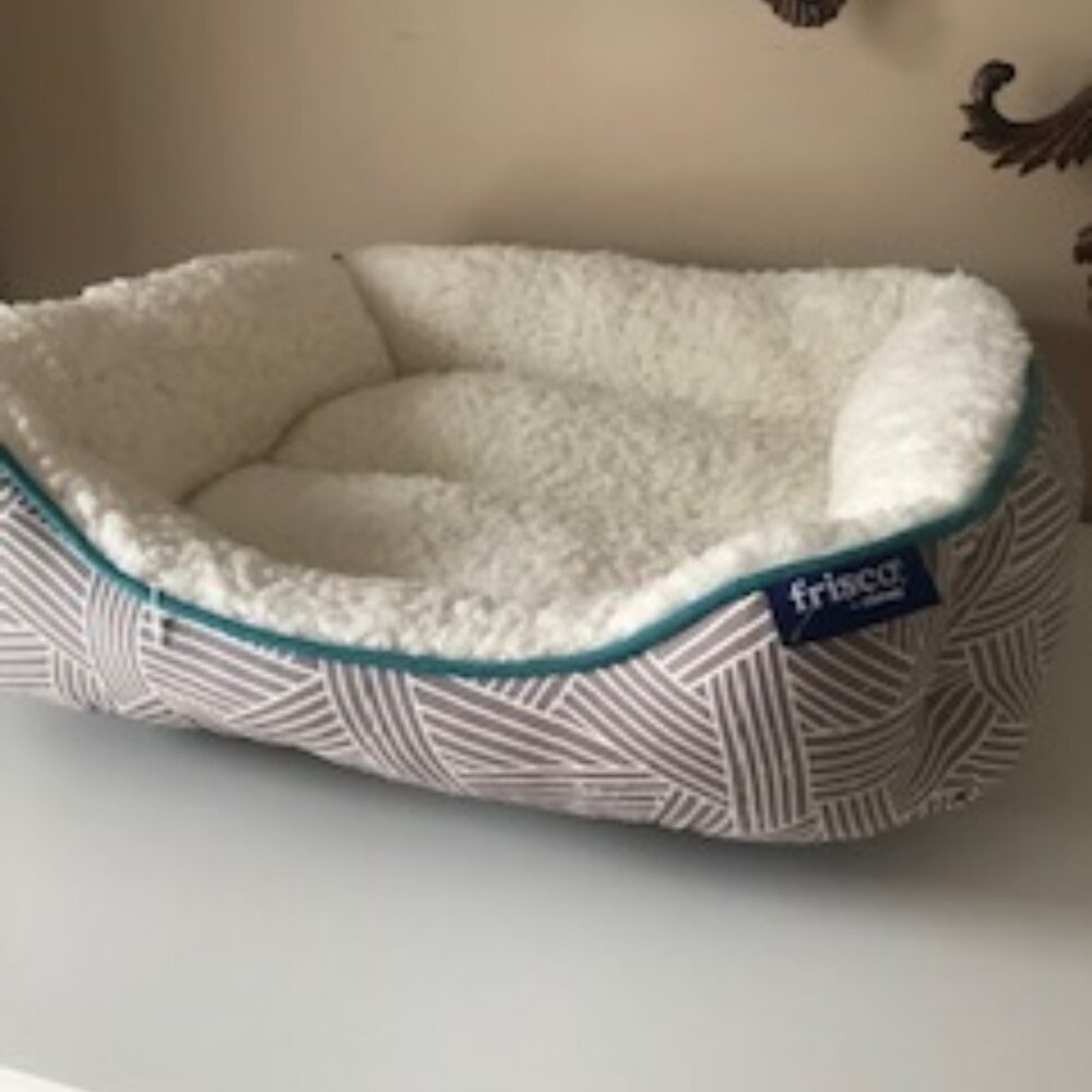 Pet Bed - Frisco by Chewy - NEW